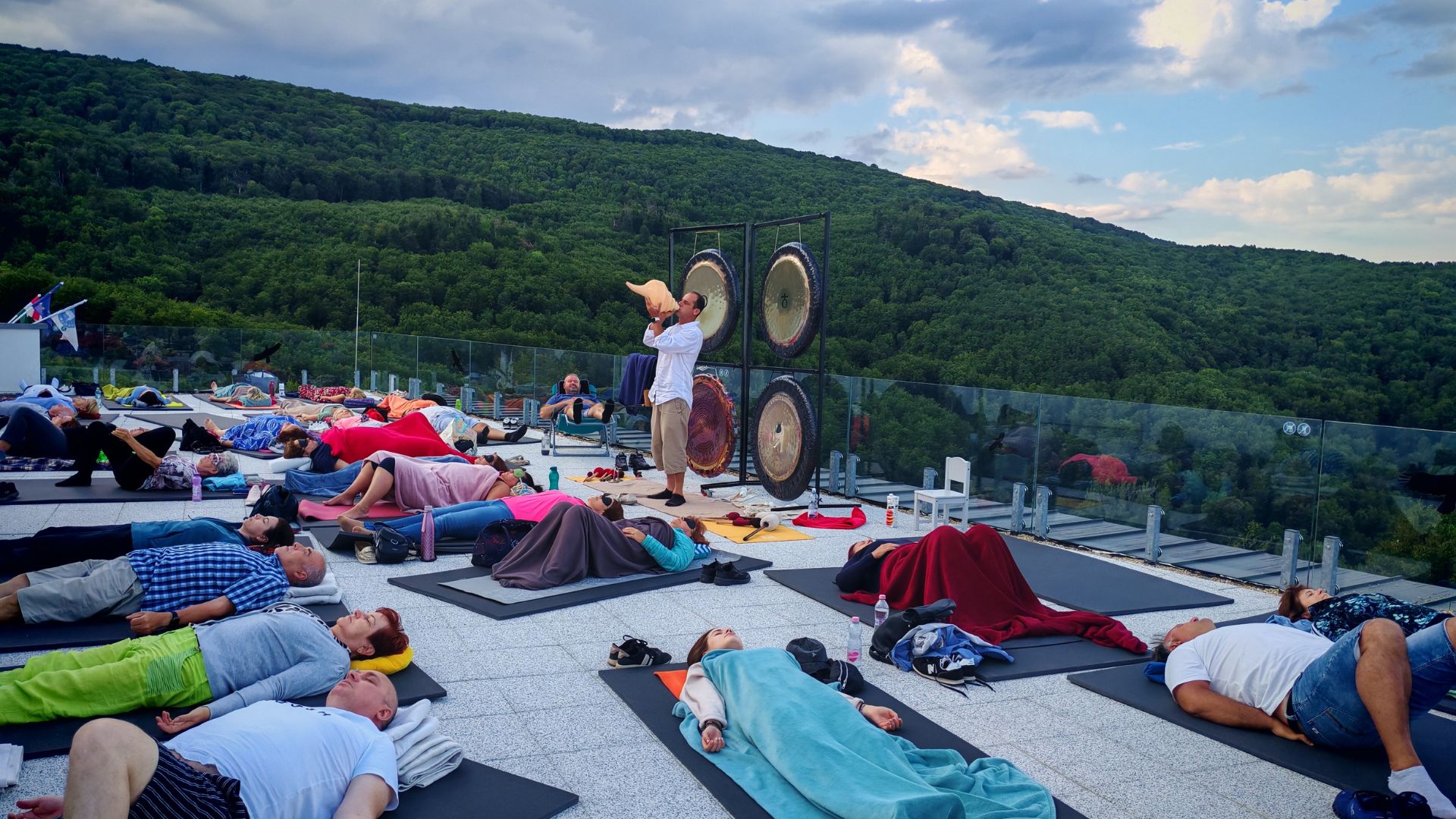 Hangtálas relaxáció_Laczai_Bükki Csillagda_1920.jpg